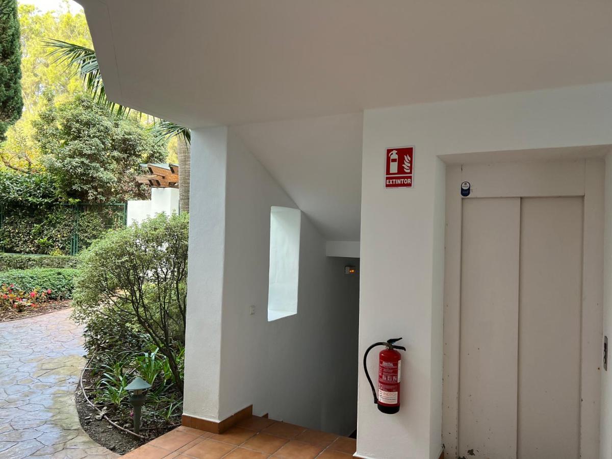 Alcazaba Beach Estepona Bagian luar foto