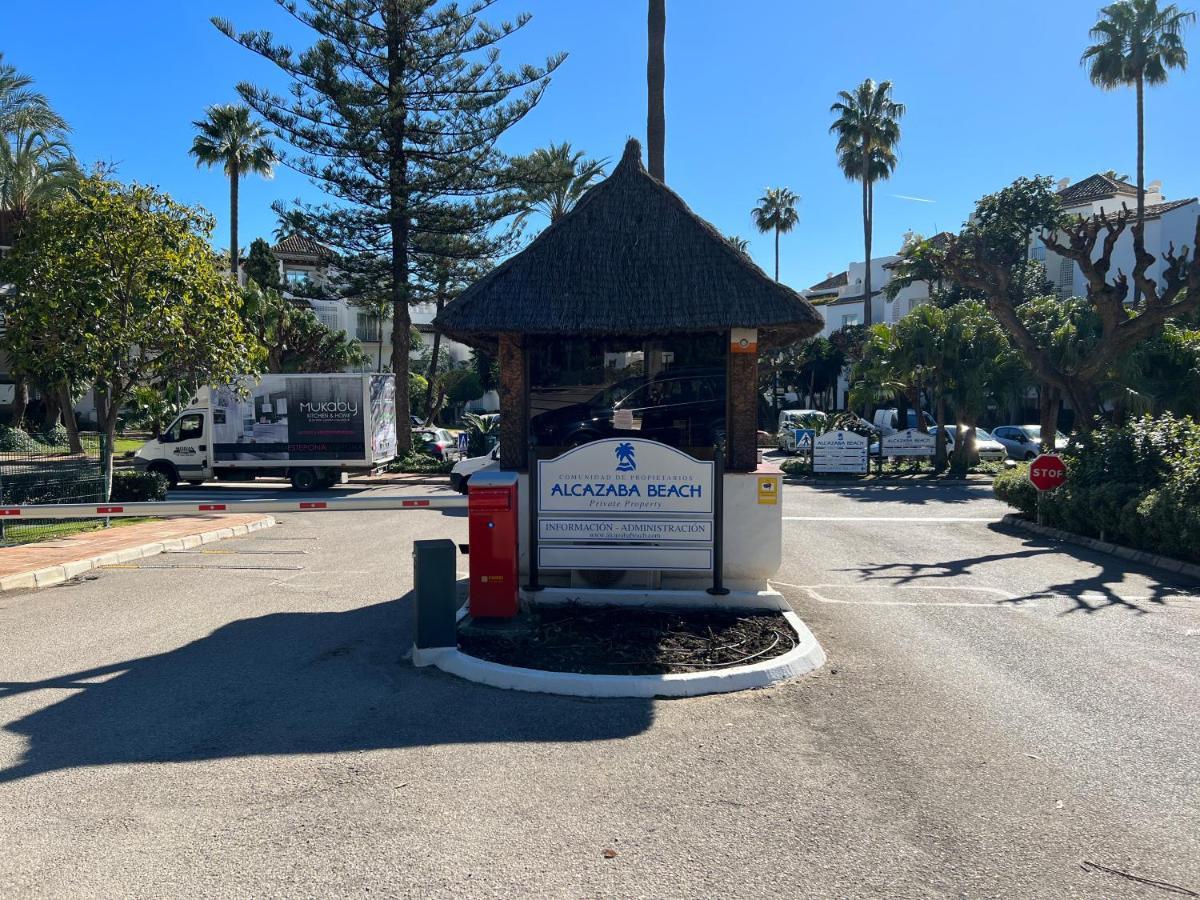Alcazaba Beach Estepona Bagian luar foto