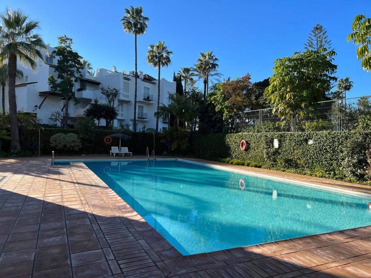 Alcazaba Beach Estepona Bagian luar foto